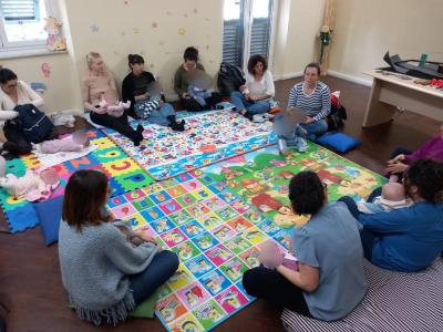 mamme in cerchio, spazio mamma, mamma e bambino